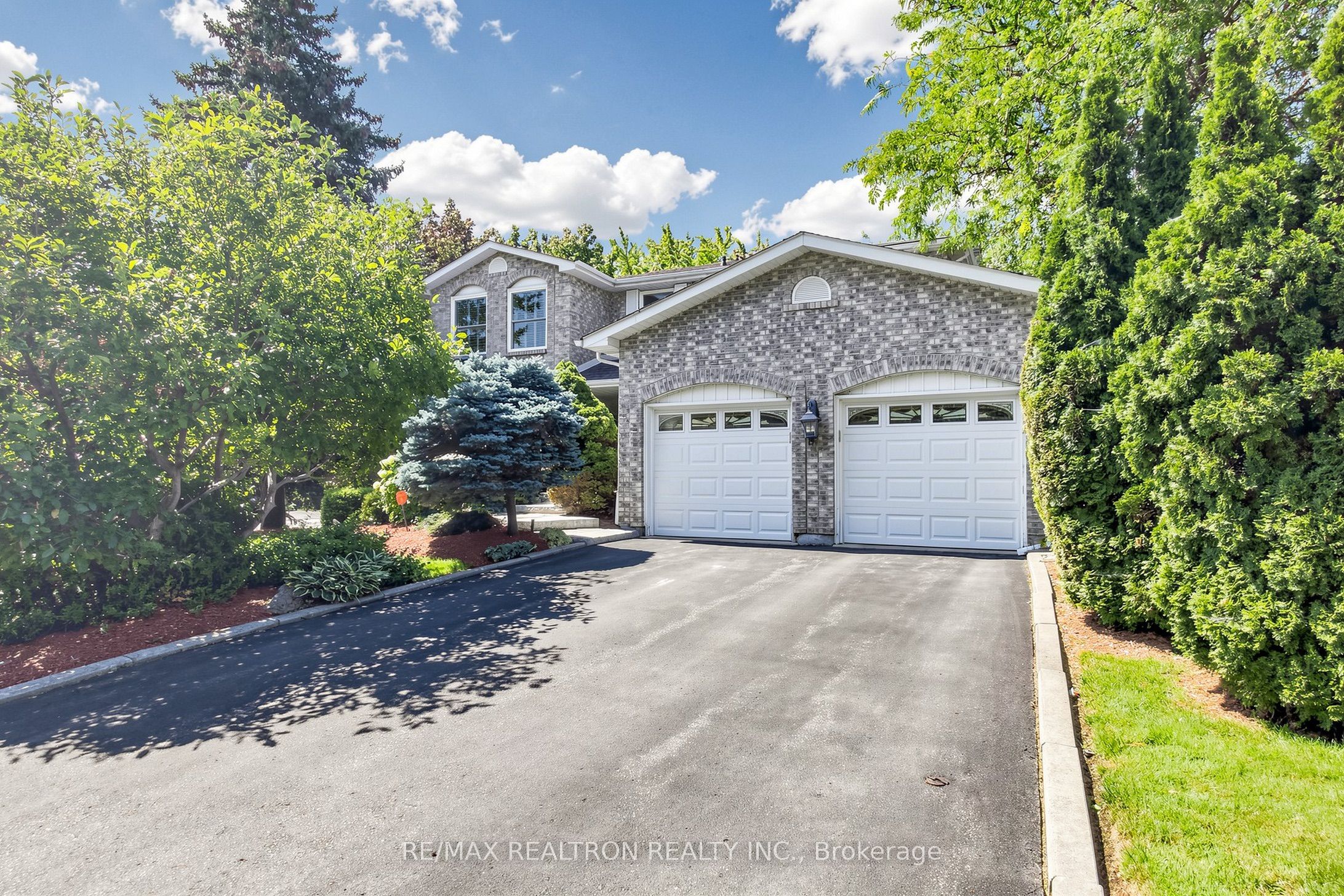 2 Manor Place