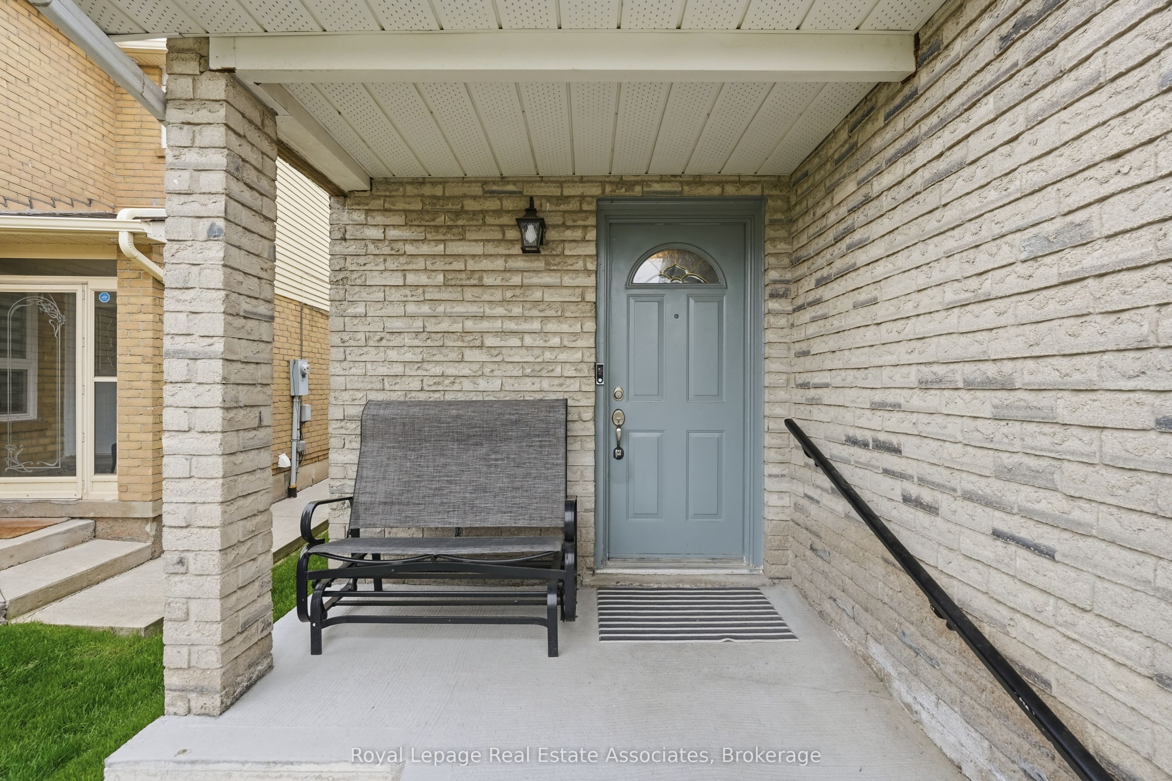 8 Sparrow Court