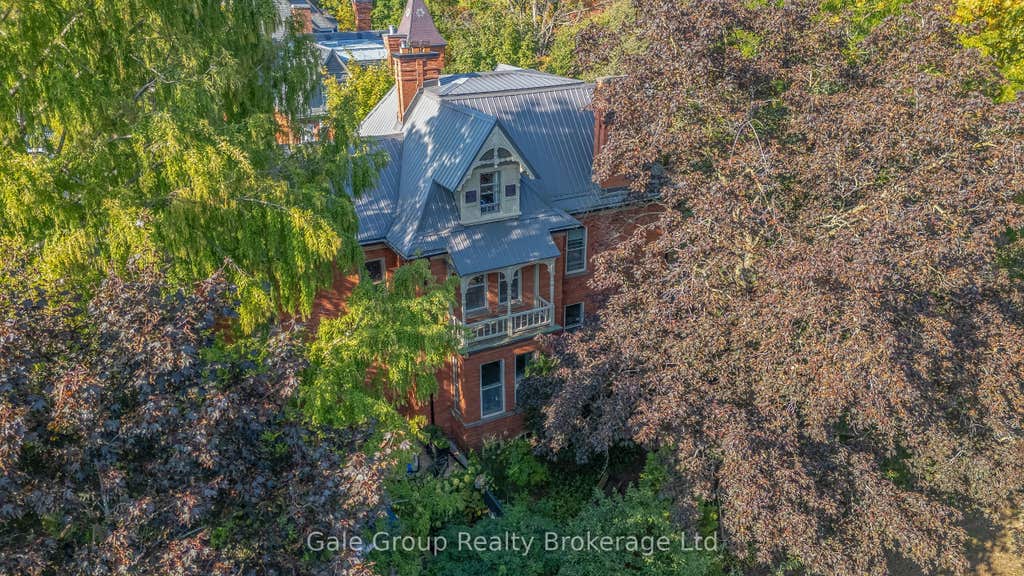 Photo of 105 Vansittart Avenue, Woodstock, ON N4S 6E5 (MLS # X13441074)