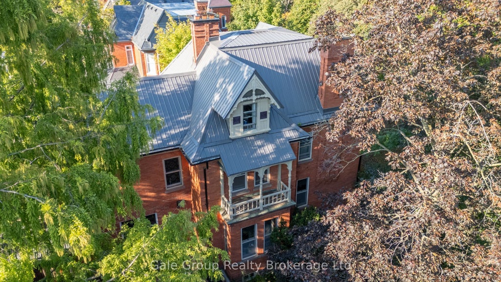 Photo of 105 Vansittart Avenue, Woodstock, ON N4S 6E5 (MLS # X13441074)