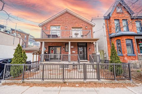 4 Lakeview Avenue Main Toronto ON M6J 3B1
