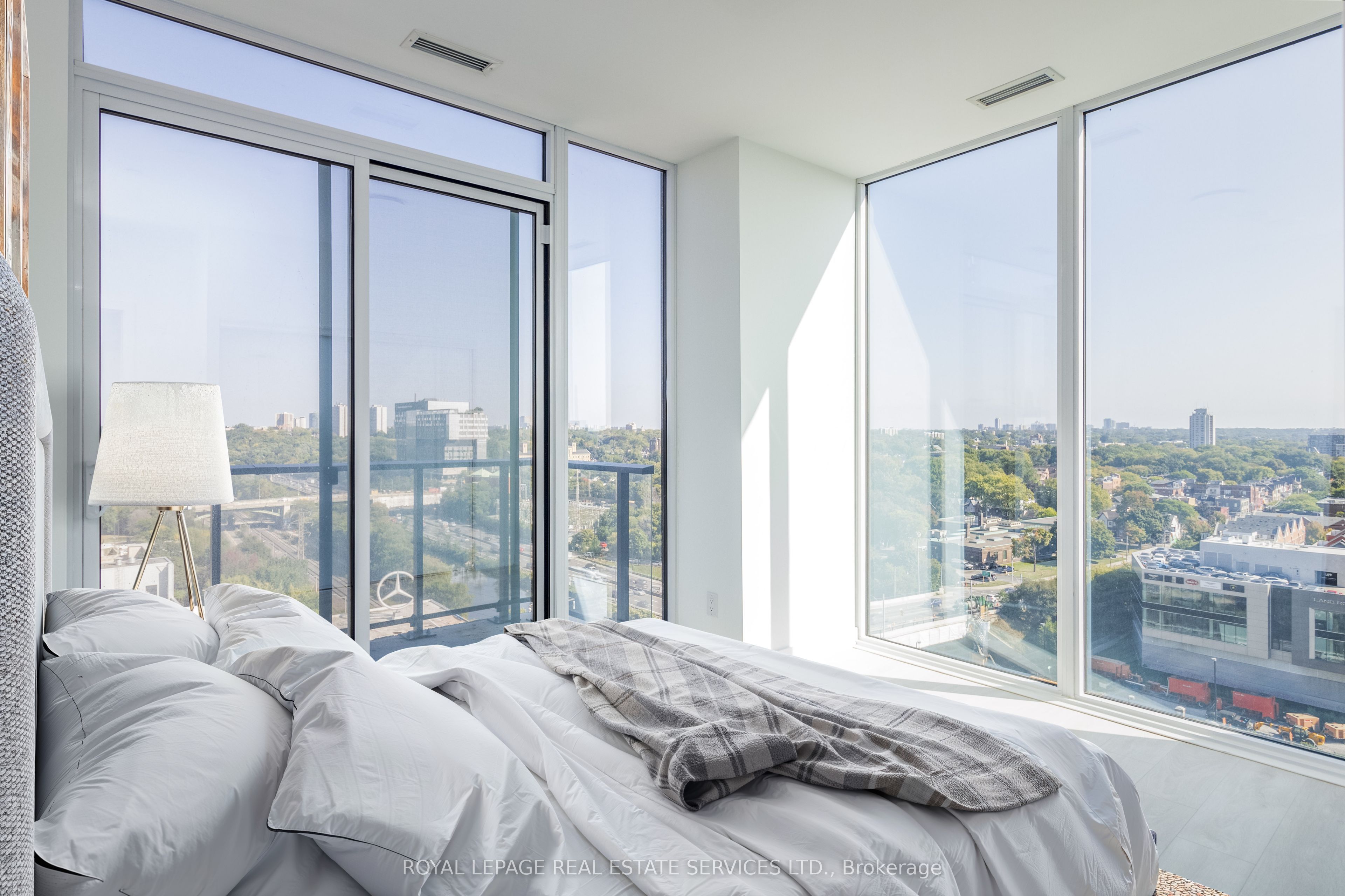 5 Defries Street 1207