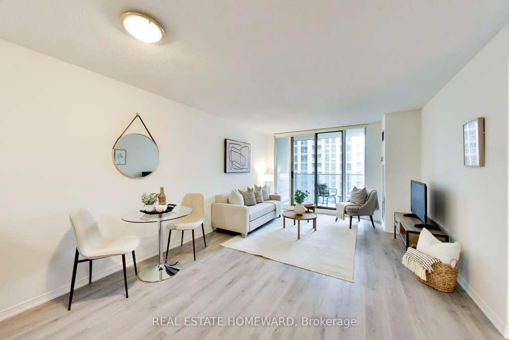 Photo of 750 Bay Street #1511, Toronto, ON M5G 1N6 (MLS # C13661996)