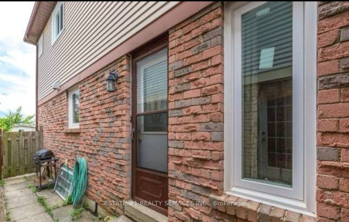 36 Dafoe Crescent E BSMNT