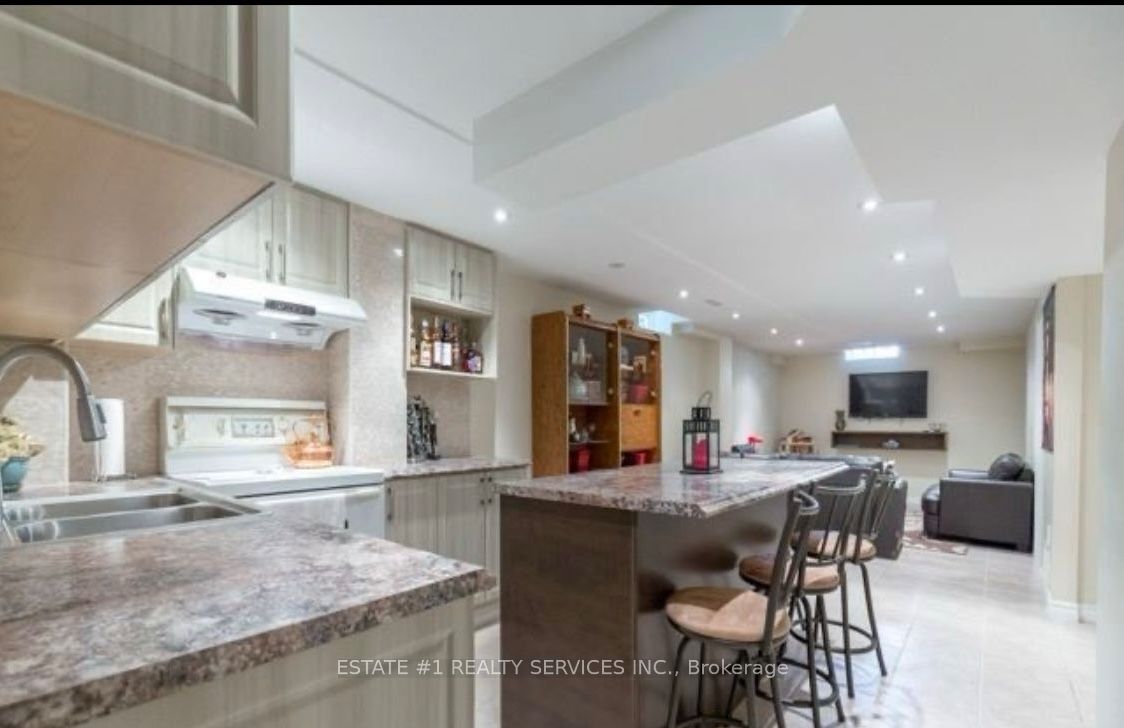 36 Dafoe Crescent E BSMNT