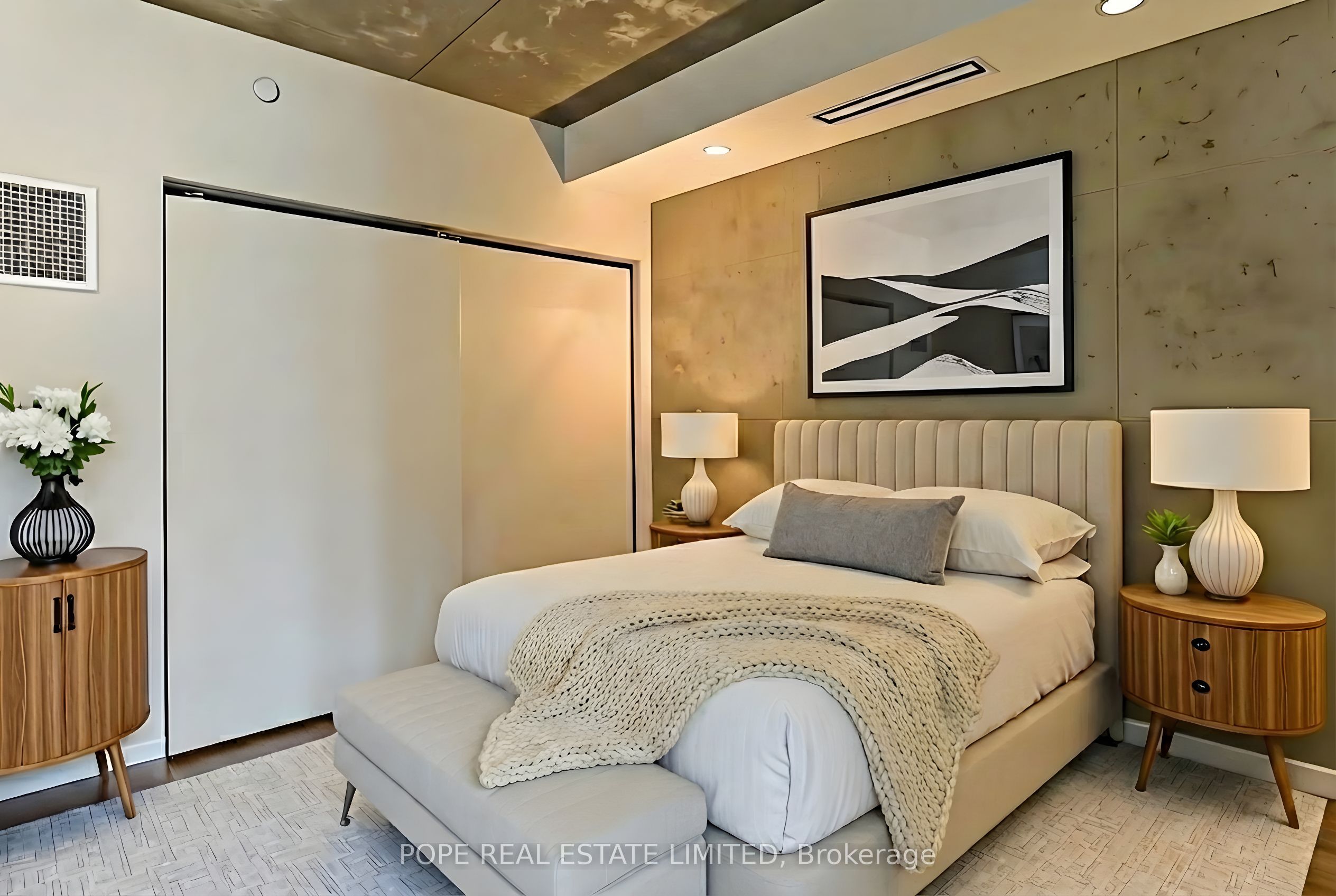 111 Bathurst Street 1408