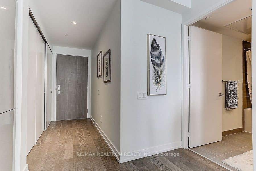 Photo of 161 Roehampton Avenue #2708, Toronto, ON M4P 1P9 (MLS # C13640882)
