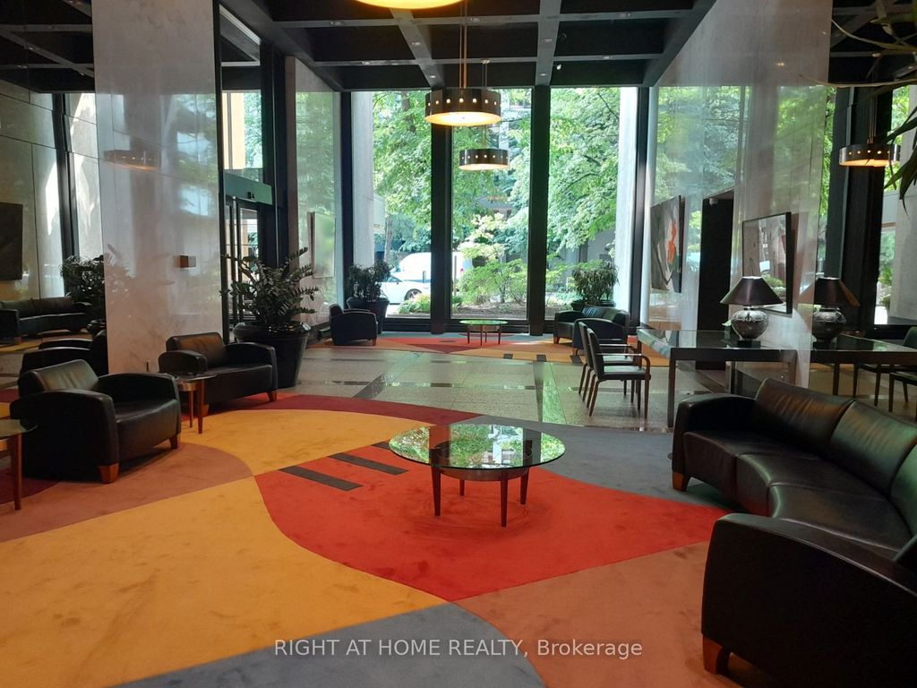 Photo of 33 Harbour Square #838, Toronto, ON M5J 2G2 (MLS # C12884166)