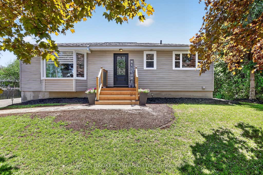 Photo of 5626 Owen Street, Greely - Metcalfe - Osgoode - Vernon and Area, ON K0A 2W0 (MLS # X13595800)
