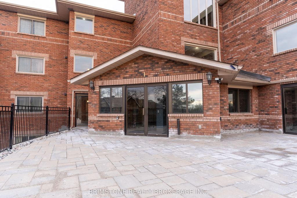 Photo of 1 Quail Crescent #312, Barrie, ON L4N 6W9 (MLS # S12987914)