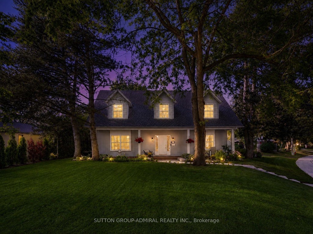 Photo of 54 Starlight Crescent, Richmond Hill, ON L4C 4X5 (MLS # N13653354)