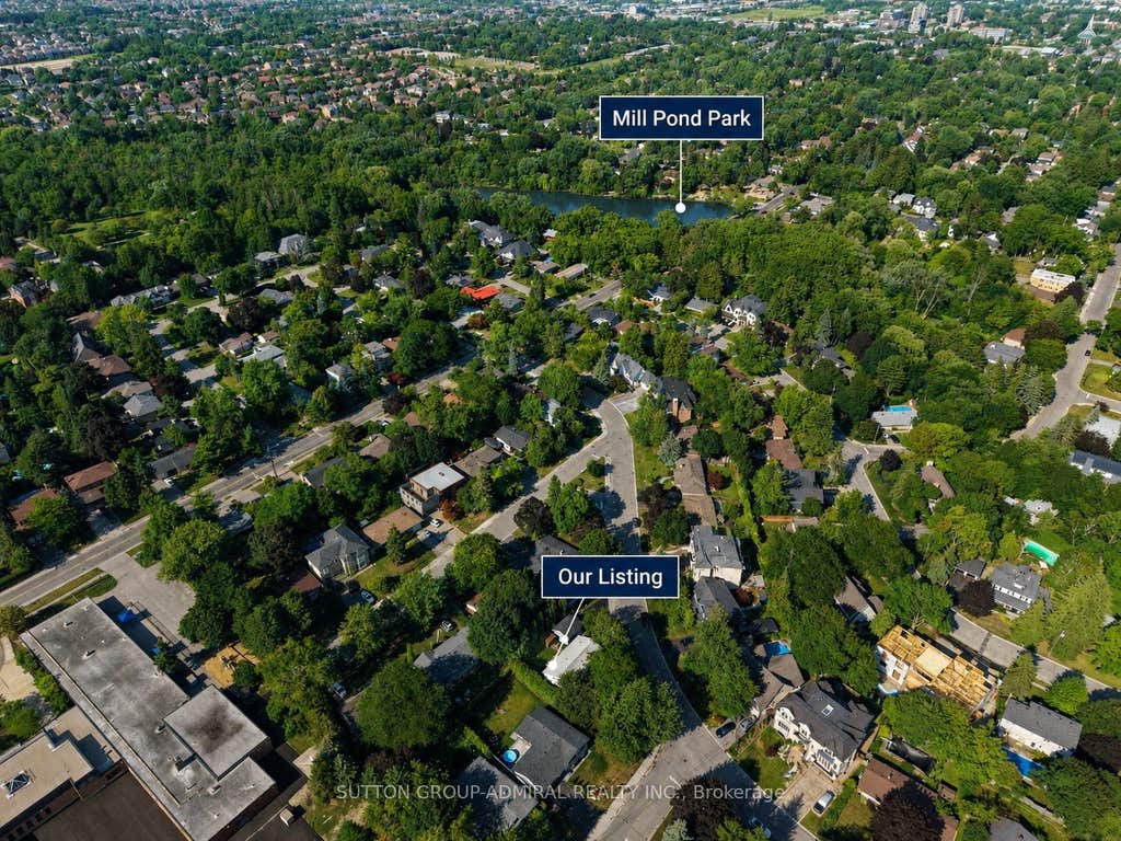 Photo of 54 Starlight Crescent, Richmond Hill, ON L4C 4X5 (MLS # N13653354)