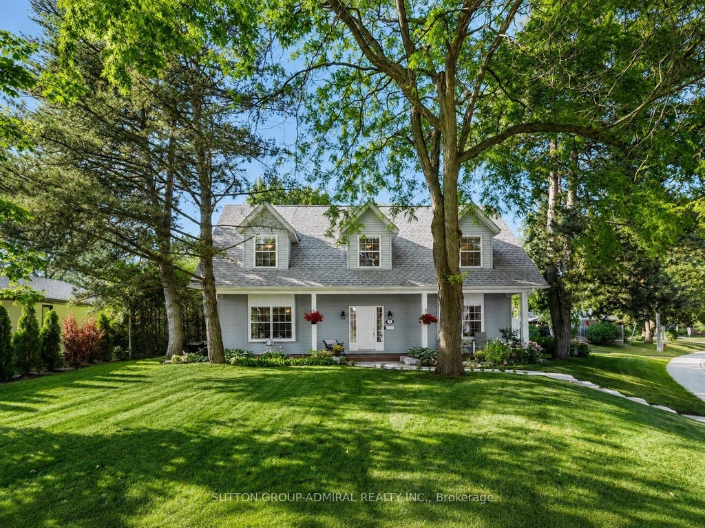 Photo of 54 Starlight Crescent, Richmond Hill, ON L4C 4X5 (MLS # N13653354)