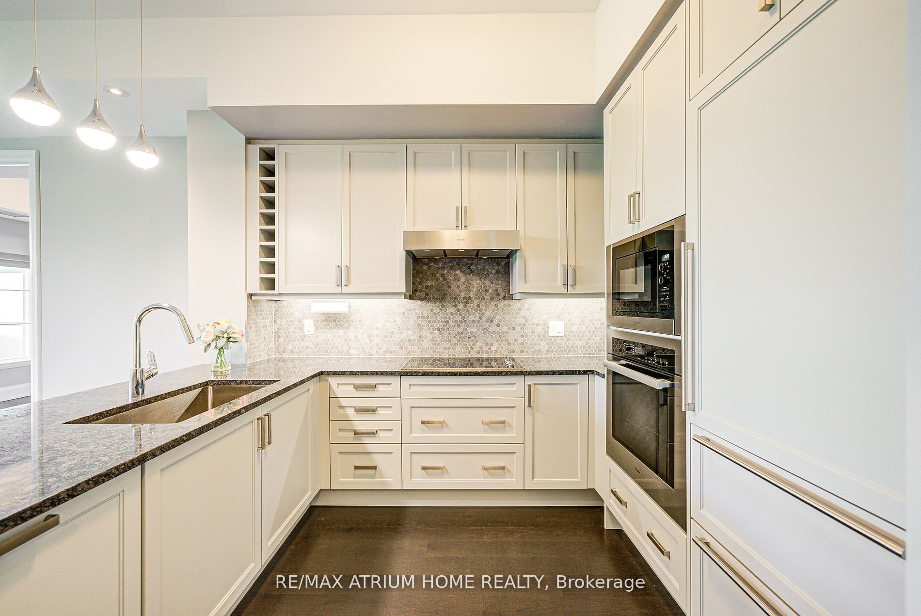 20 Fred Varley Drive 324