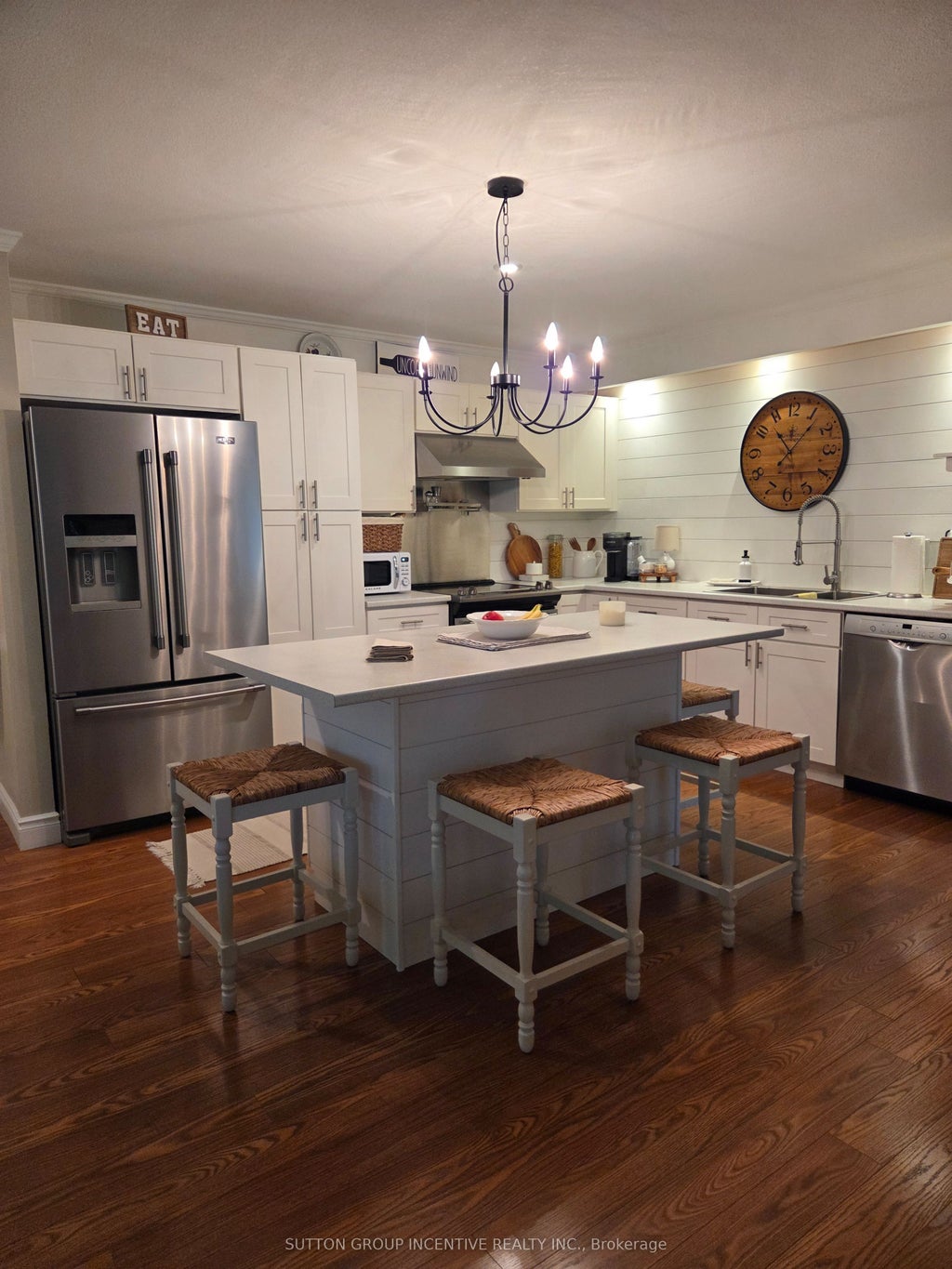 Photo of 166 Owen Street #204, Barrie, ON L4M 3H9 (MLS # S13564330)