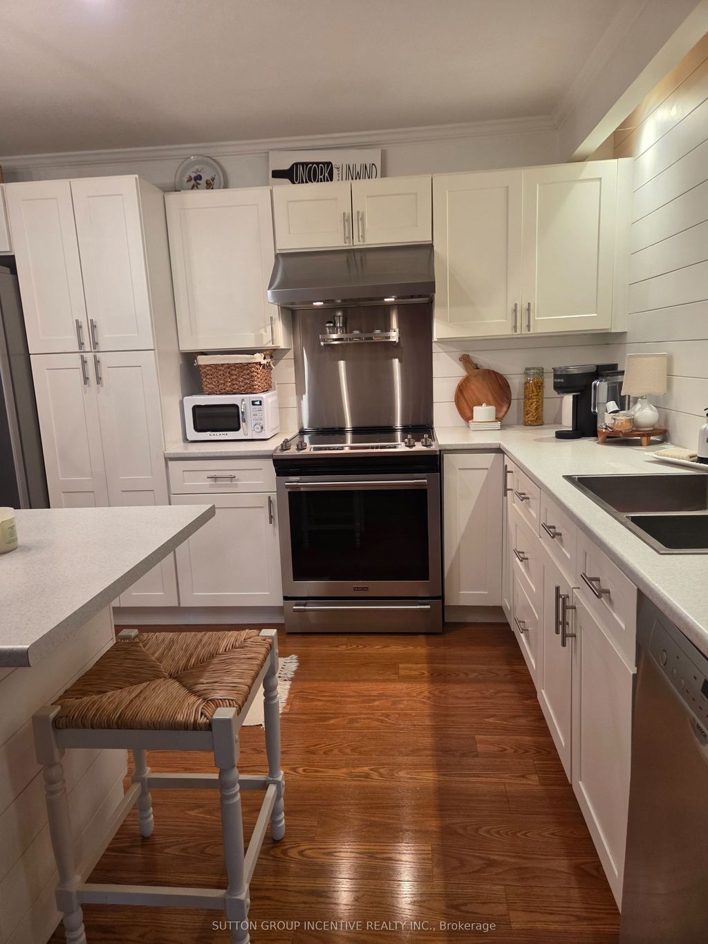 Photo of 166 Owen Street #204, Barrie, ON L4M 3H9 (MLS # S13564330)