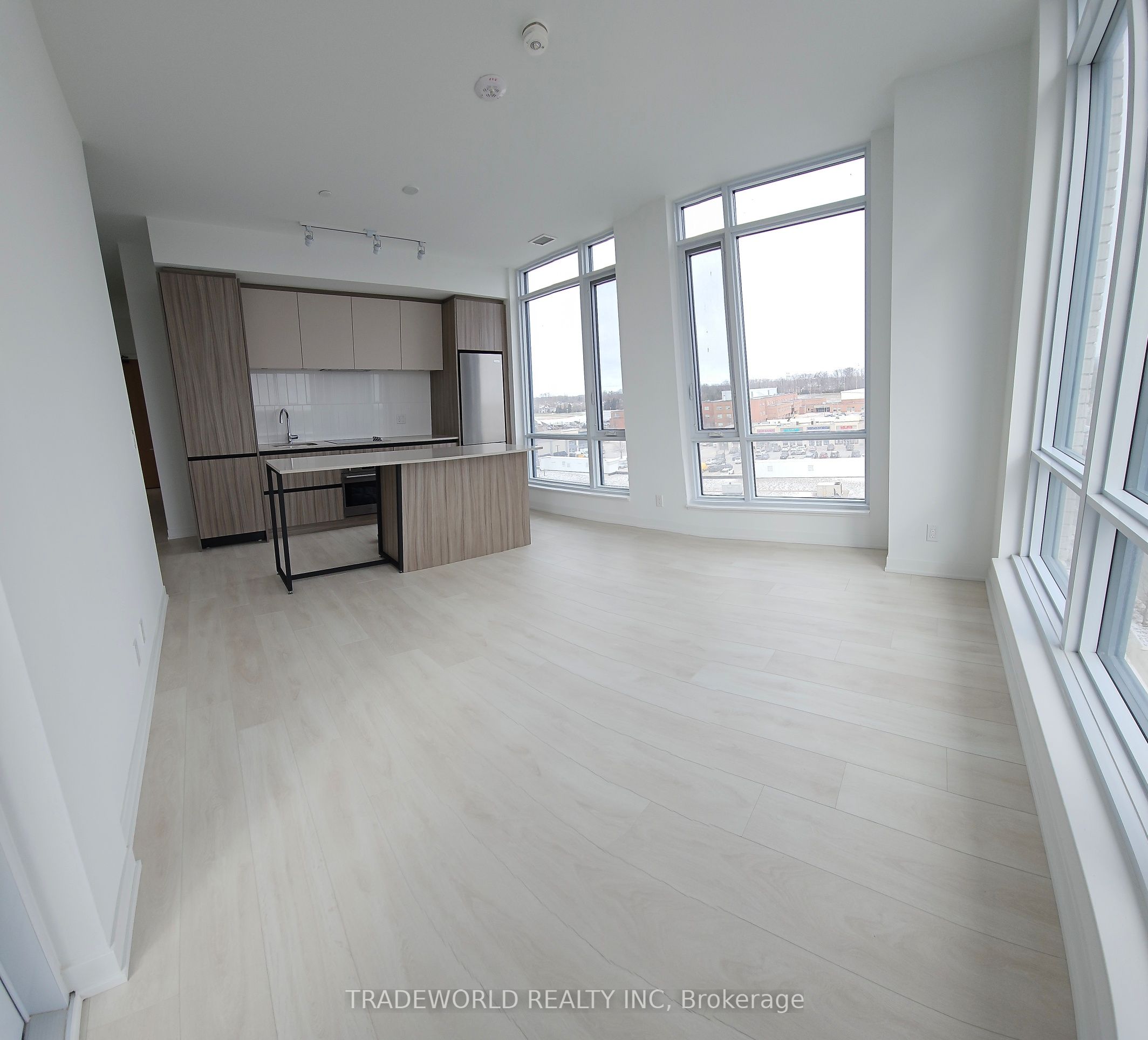 7950 Bathurst Street 604