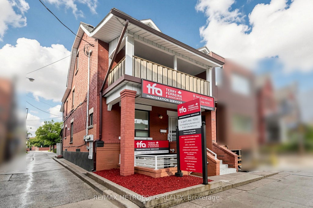 Photo of 742 Dufferin Street, Toronto, ON M6H 3K6 (MLS # C13763020)