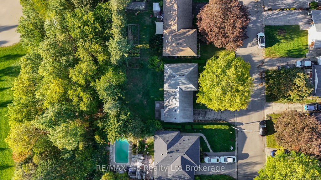 Photo of 20 Pinecrest Avenue, Cambridge, ON N1R 2Y8 (MLS # X13886394)