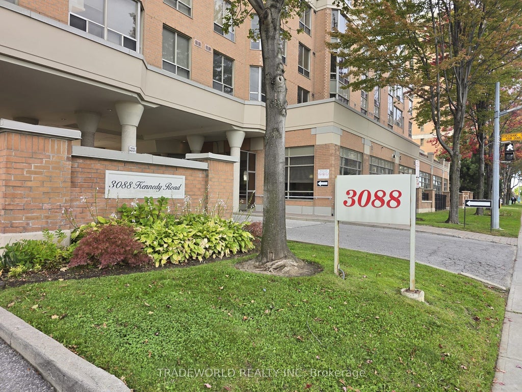 Photo of 3088 Kennedy Road #911, Toronto, ON M1V 5M4 (MLS # E14080058)