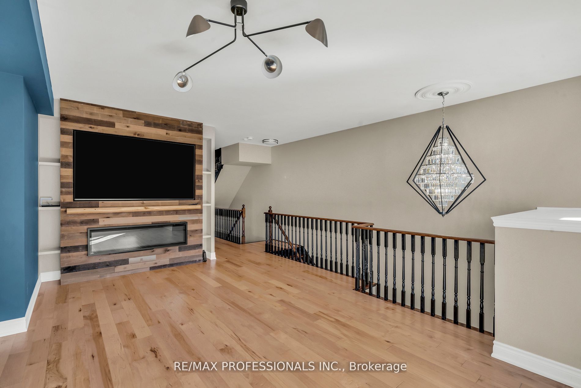 74 Dryden Way