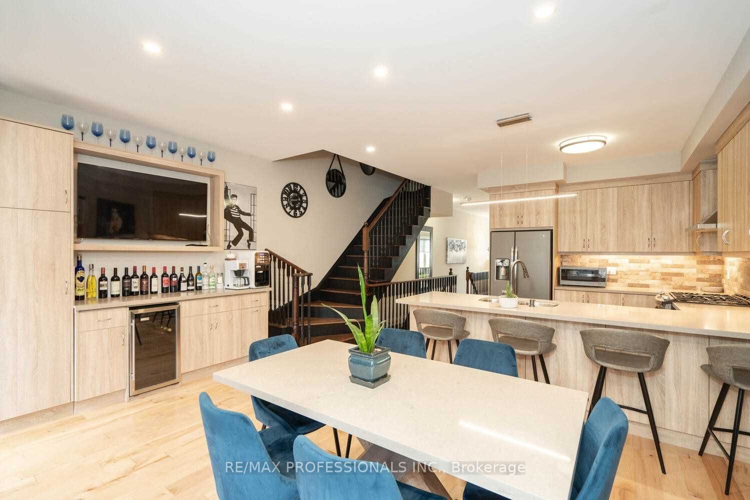 74 Dryden Way