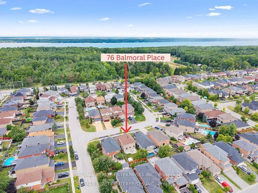 Photo of 76 Balmoral Place, Barrie, ON L4N 0Y9 (MLS # S12473152)