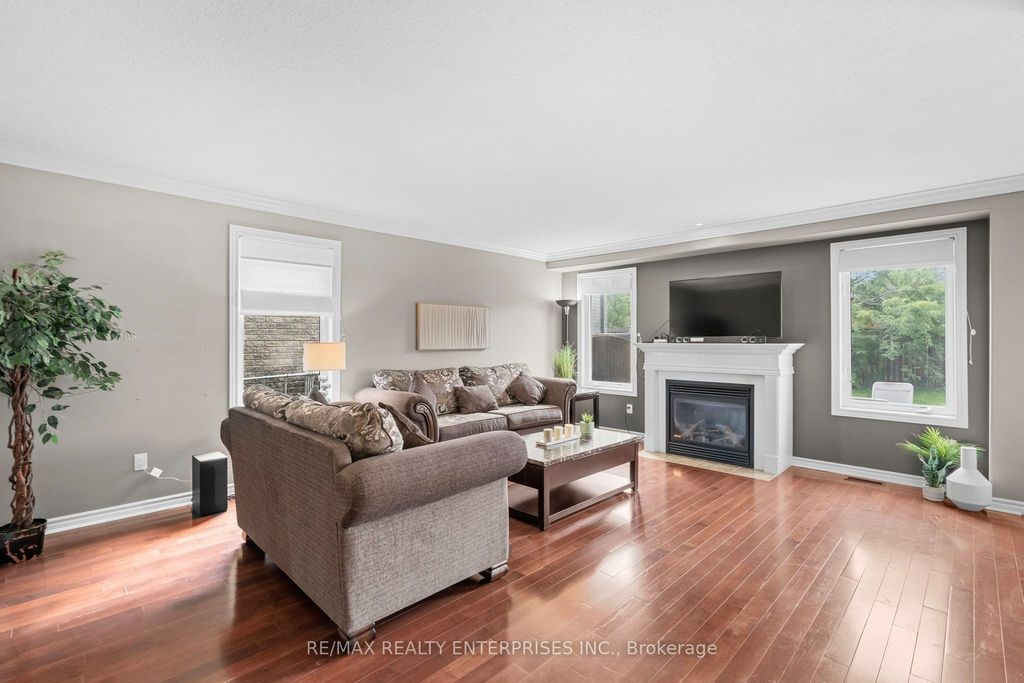 Photo of 76 Balmoral Place, Barrie, ON L4N 0Y9 (MLS # S12473152)