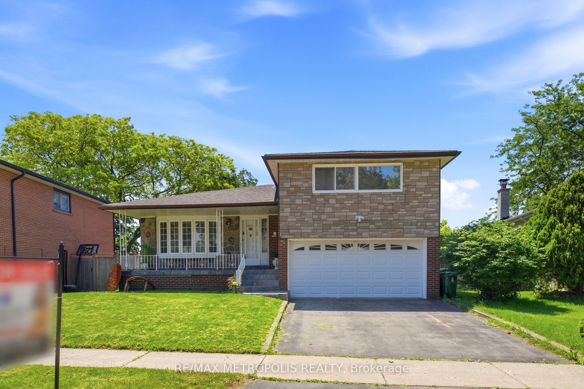 Photo 1 of 41 — 31 Langevin Crescent, Toronto, ON M1C 2B8