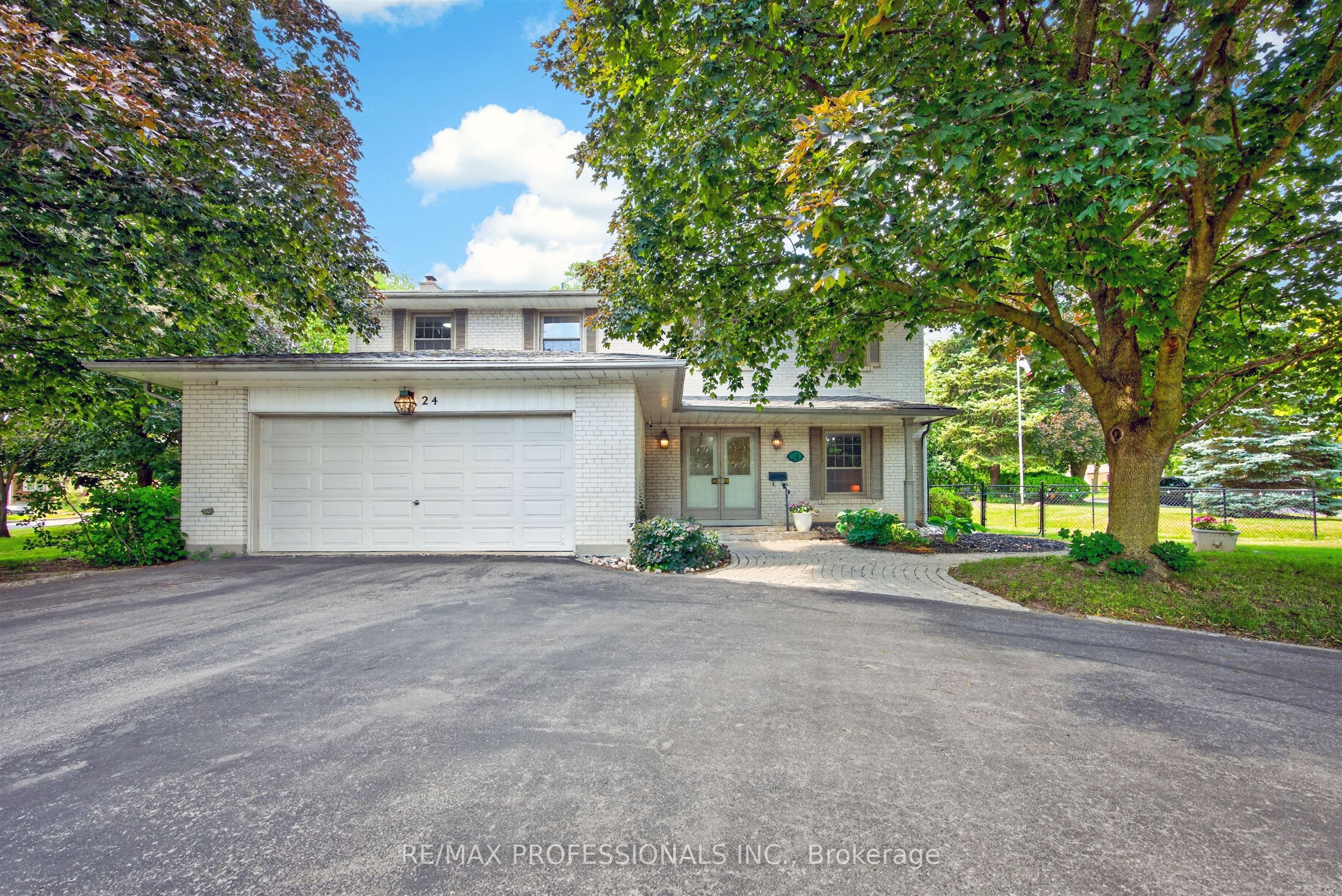 24 Billy Joel Crescent