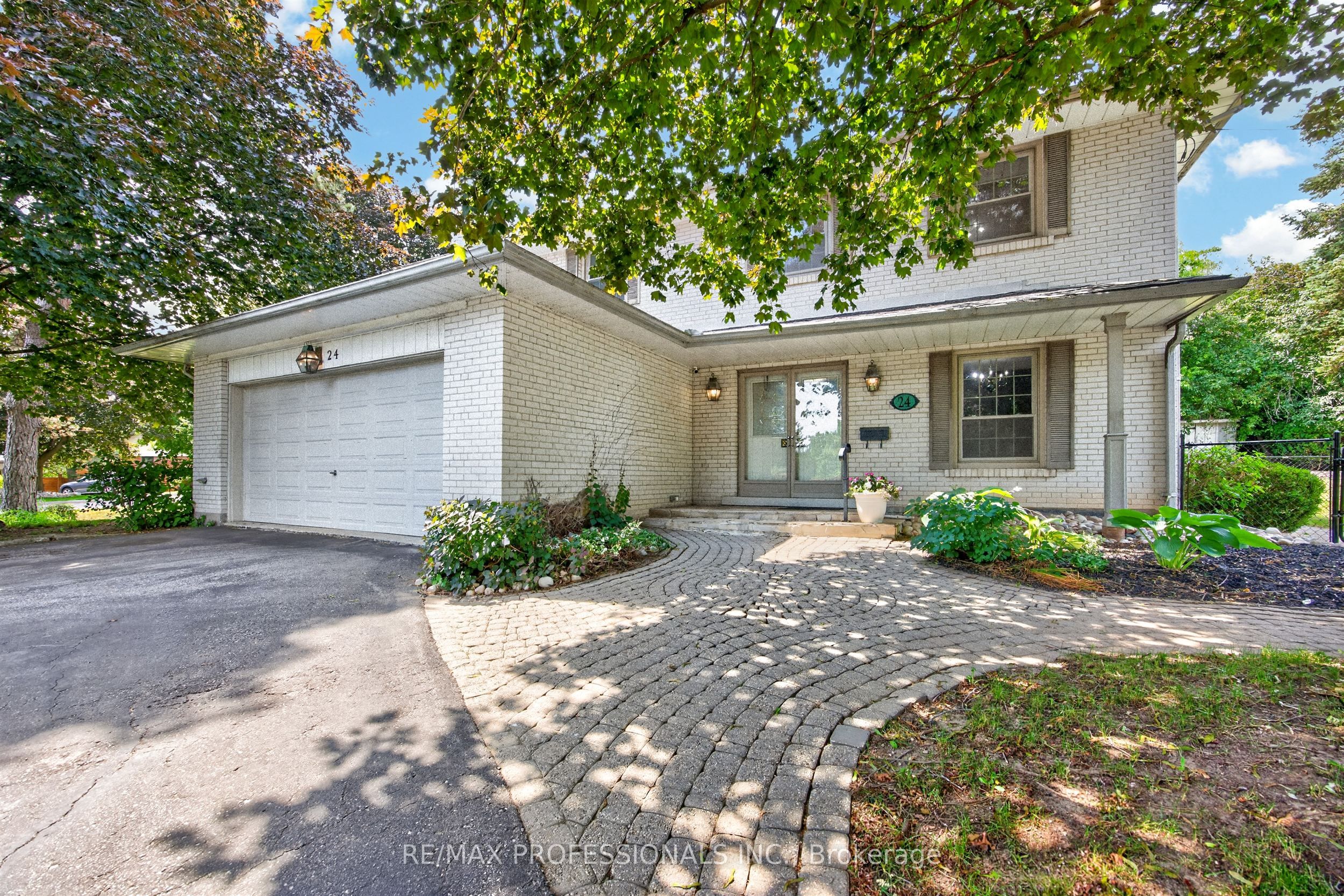24 Billy Joel Crescent