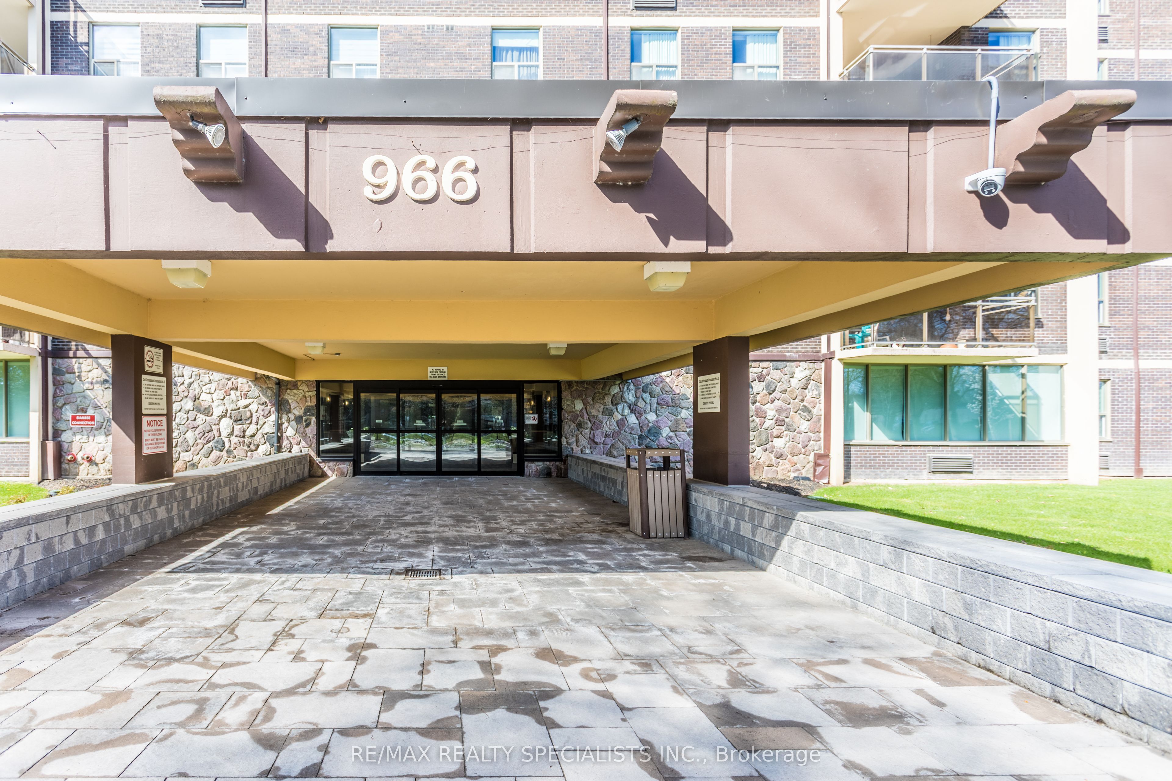 966 Inverhouse Drive 410
