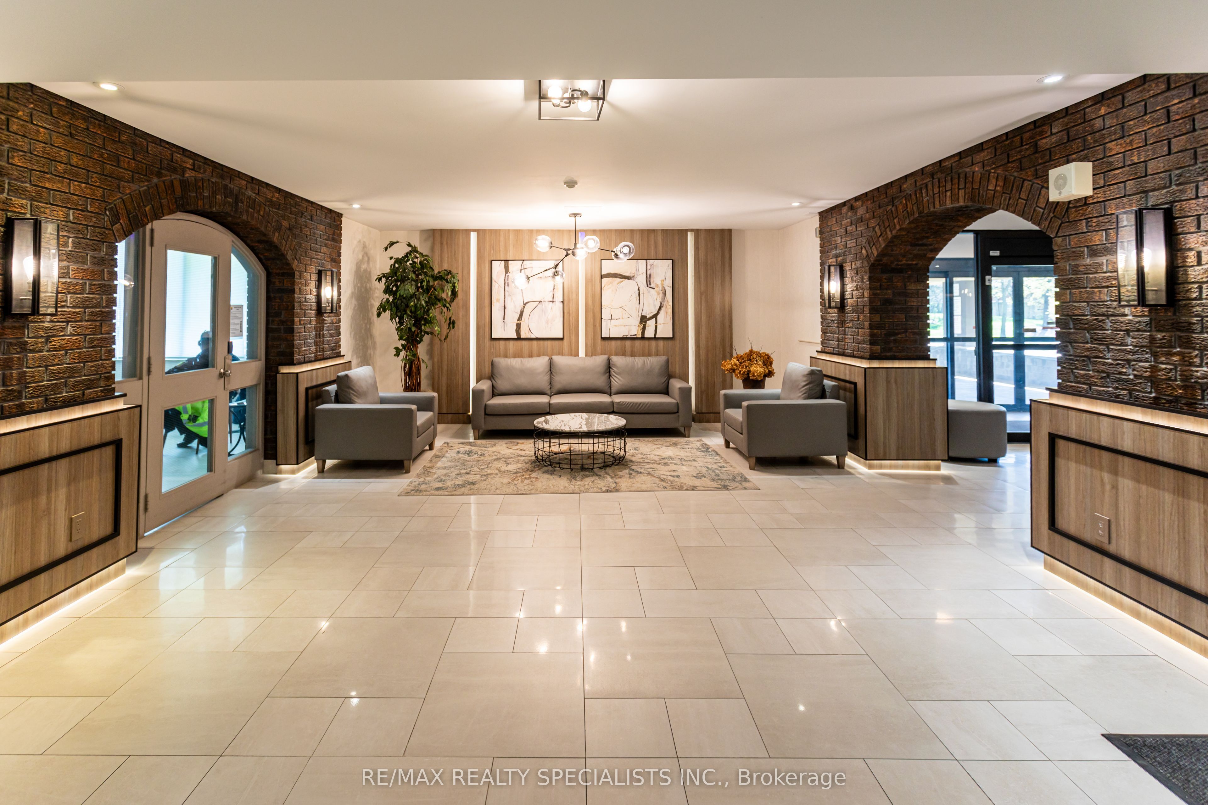 966 Inverhouse Drive 410