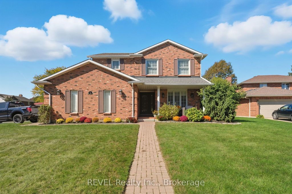 Photo of 1 Spartan Court, St. Catharines, ON L2N 7M5 (MLS # X12450712)
