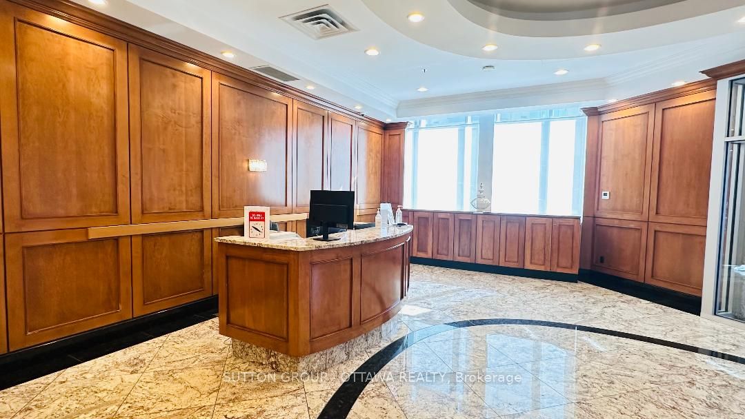 242 Rideau Street 706