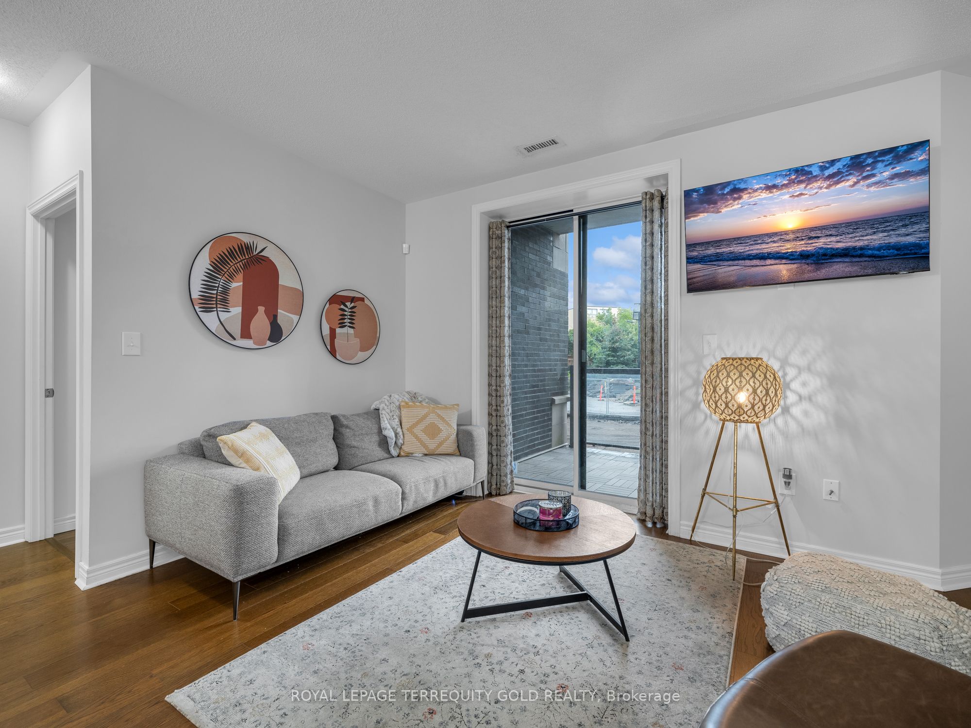 383 Main Street E 114