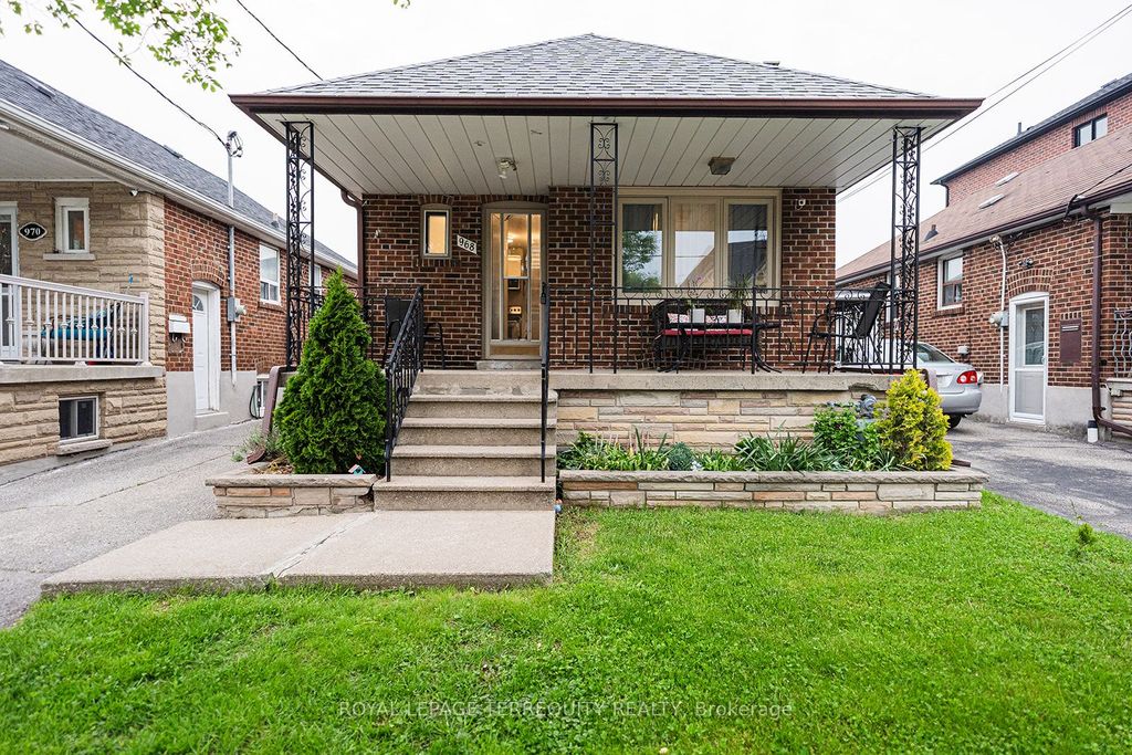 Photo of 968 Castlefield Avenue, Toronto, ON M6B 1E2 (MLS # W12204889)