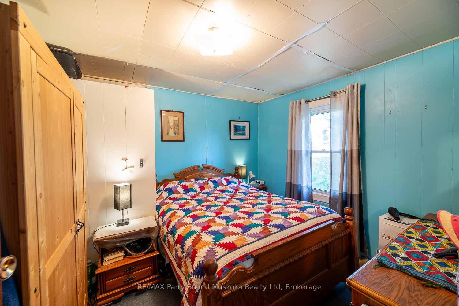 27 Ahmic St Street W