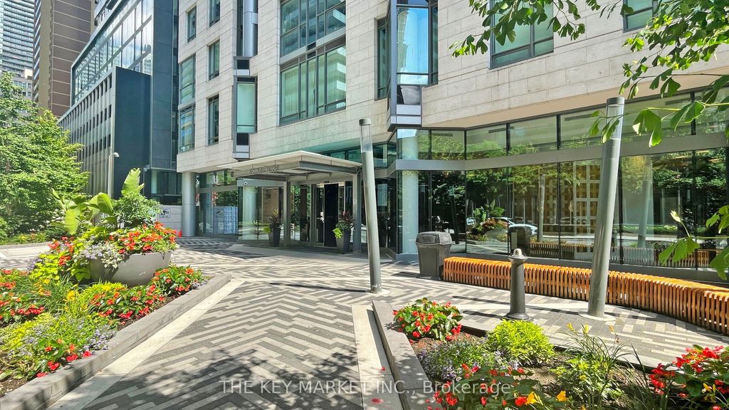 Photo of 45 Charles Street E #511, Toronto, ON M4Y 0B8 (MLS # C12328799)