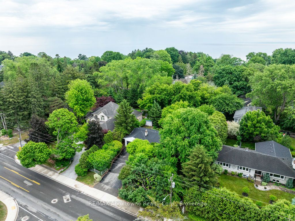 4312 Lakeshore Road