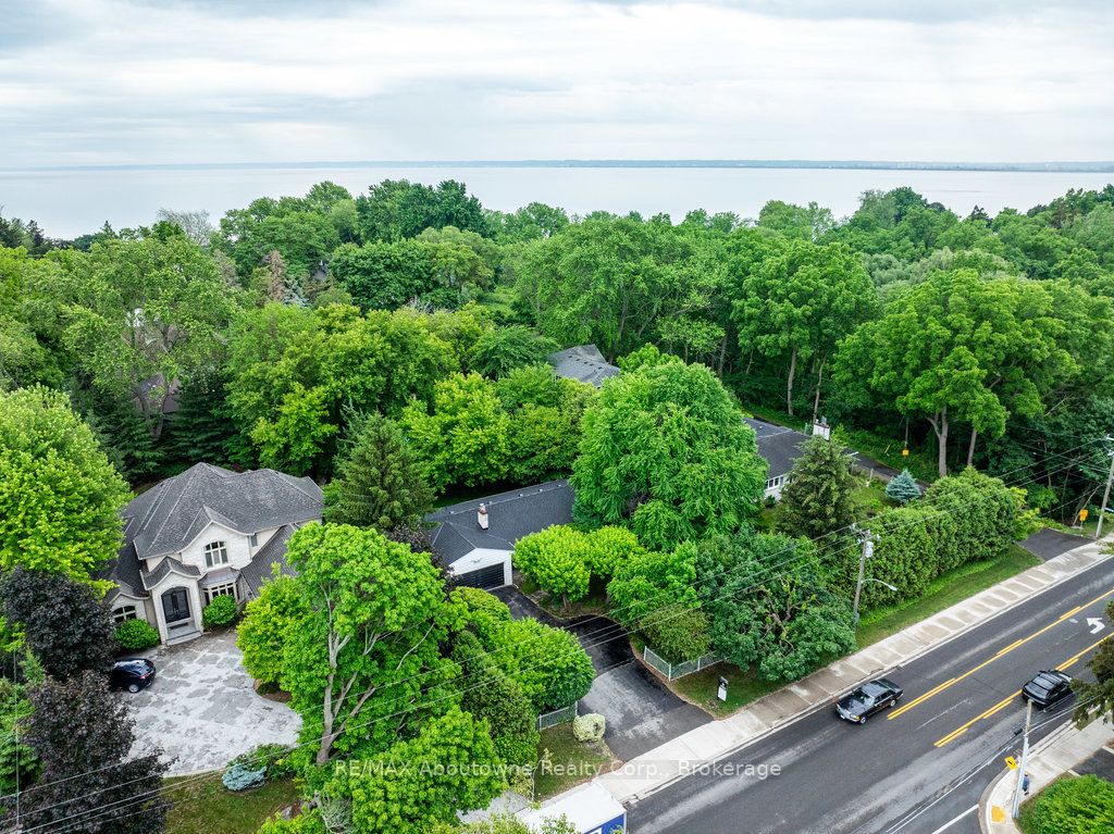 4312 Lakeshore Road