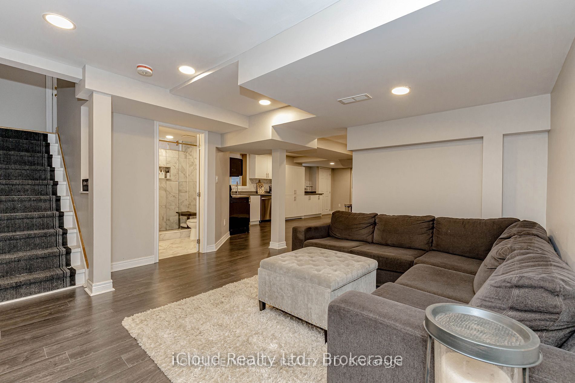 32 Masters Green Lower Crescent