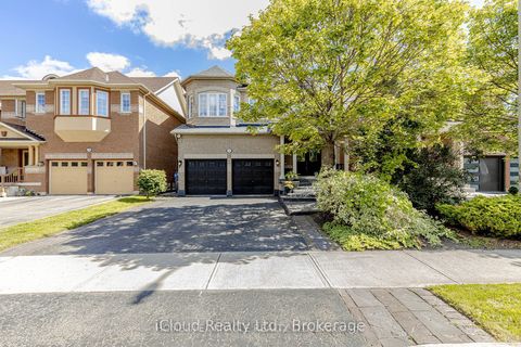 32 Masters Green Lower Crescent Brampton ON L7A 3K6