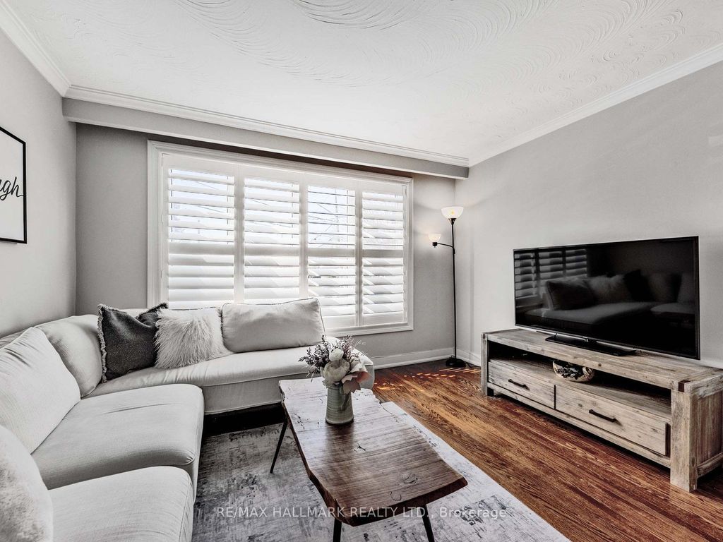 Photo of 33 Everett Crescent, Toronto, ON M4C 4P4 (MLS # E12403885)