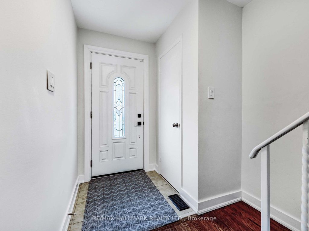 Photo of 33 Everett Crescent, Toronto, ON M4C 4P4 (MLS # E12403885)