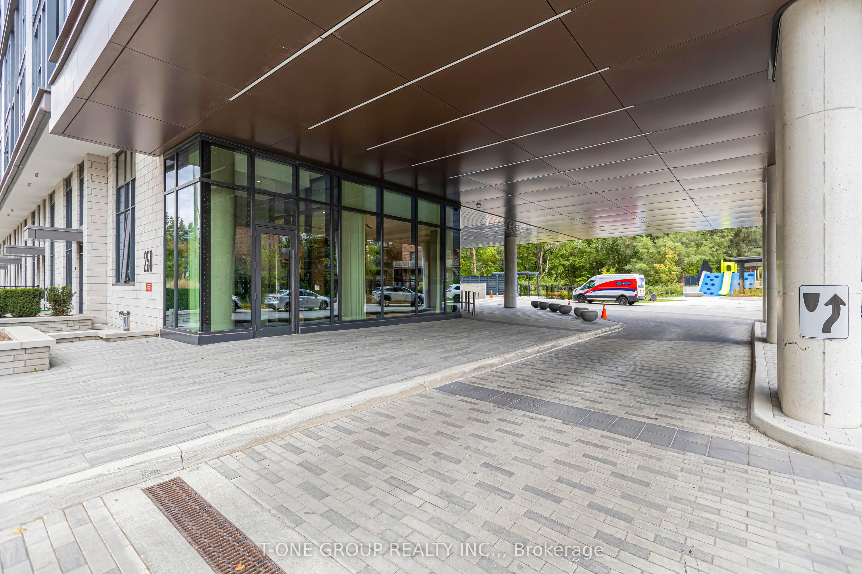 250 Lawrence Avenue W 309