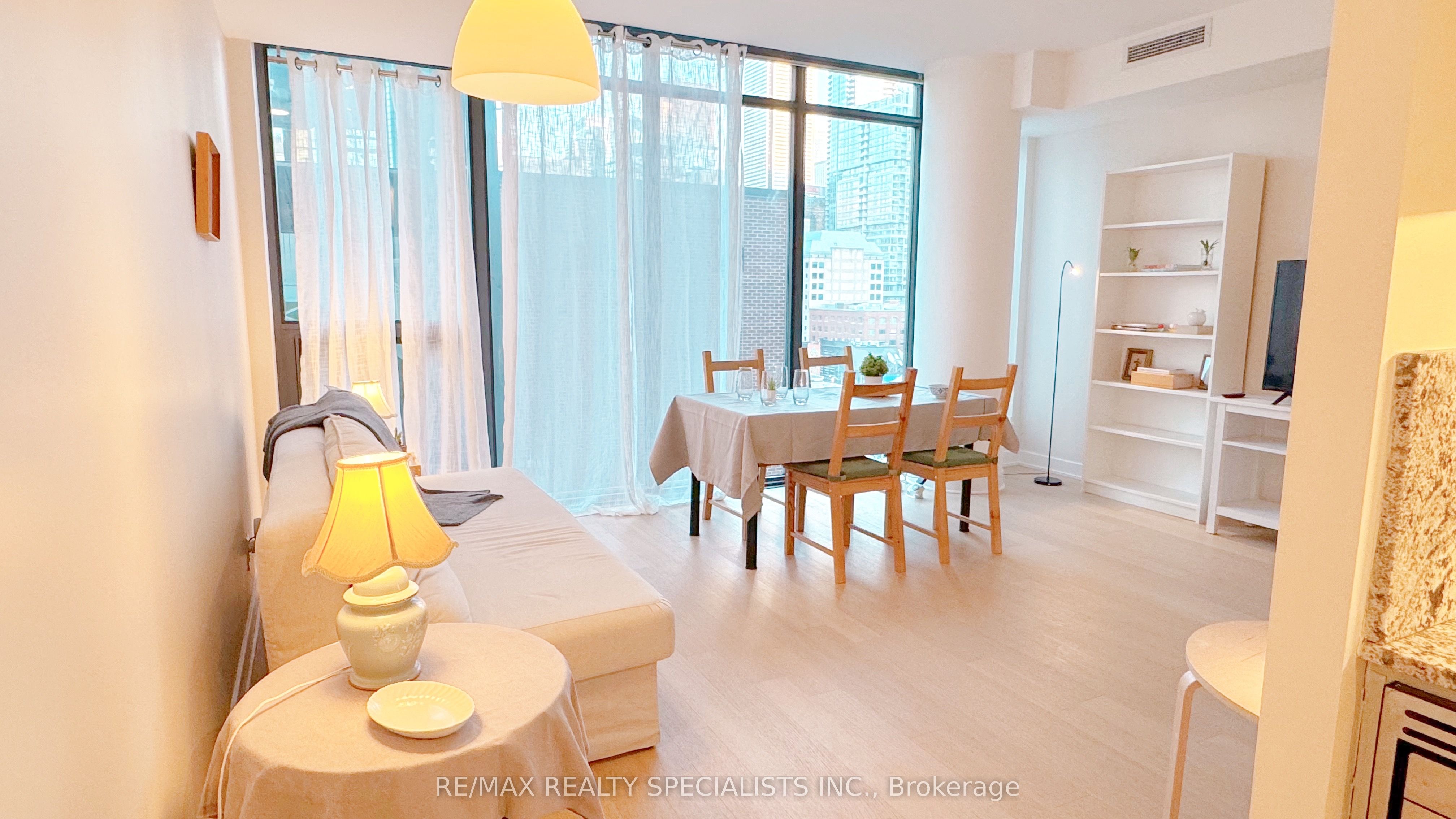 15 Beverley Street 905