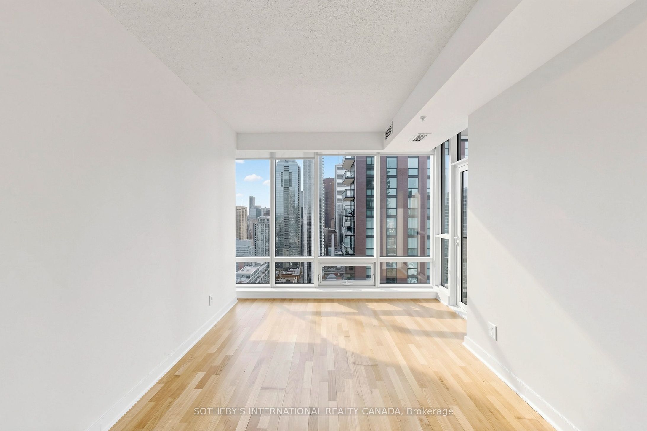 295 Adelaide Street W 3906