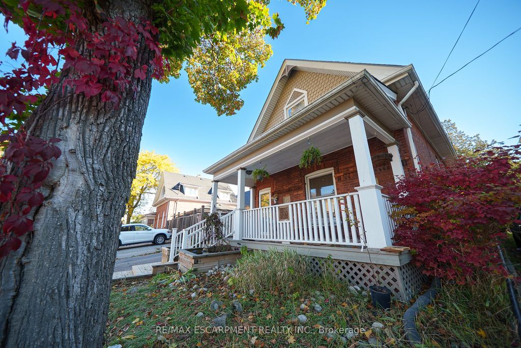 Photo of 35 Murray Street, Brantford, ON N3S 5N4 (MLS # X12944614)