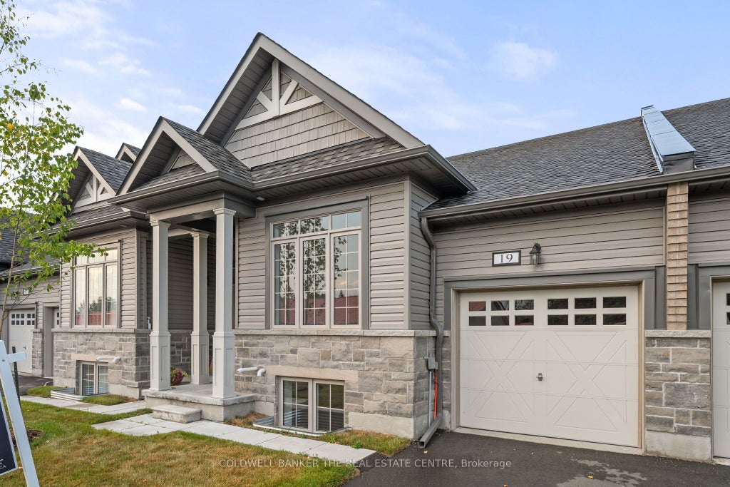 Photo of 17 Lakewood Crescent #19, Kawartha Lakes, ON K0M 1A0 (MLS # X14028430)